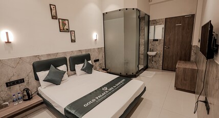 Gold Palace Inn Banquet Room Type - Deluxe Room