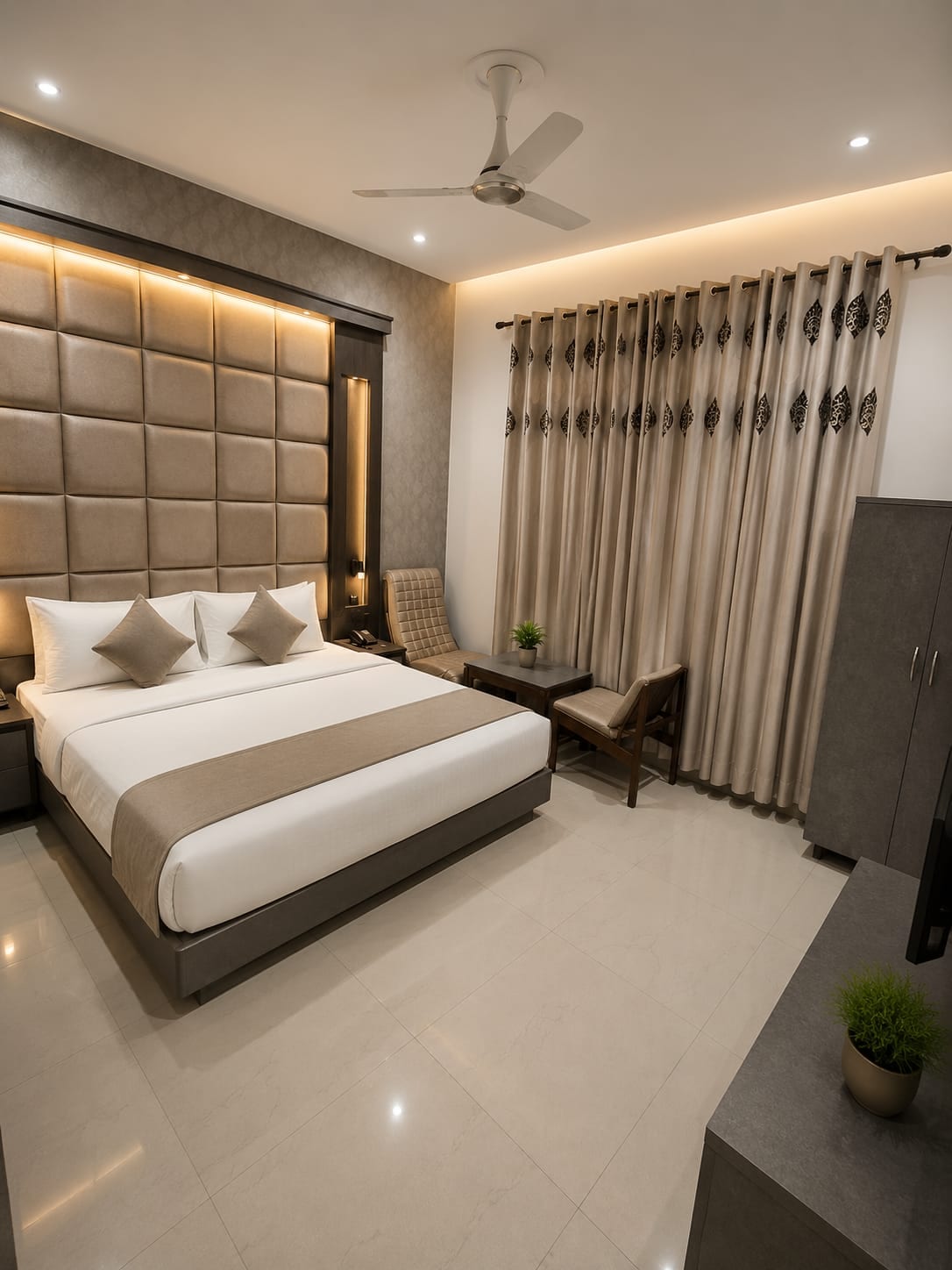 Hotel Sanjeev Palace - Tap to explore photos