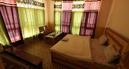 Hotel Sihla pick kaza Room Type - Premium Room