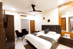 THE CUPID RESIDENCY - Smart & Deluxe Rooms - Corporates, Couples & Families Favorite