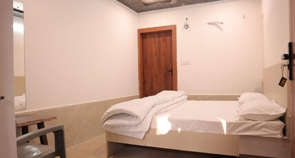 Niyamsewa Ashram Room Type - Bedroom 002