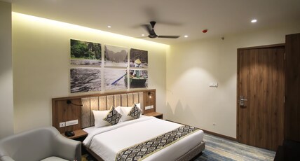 The Monarch Turbhe Room Type - Deluxe Room