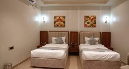 Malaiya Landmark Room Type - Standard Ac Room