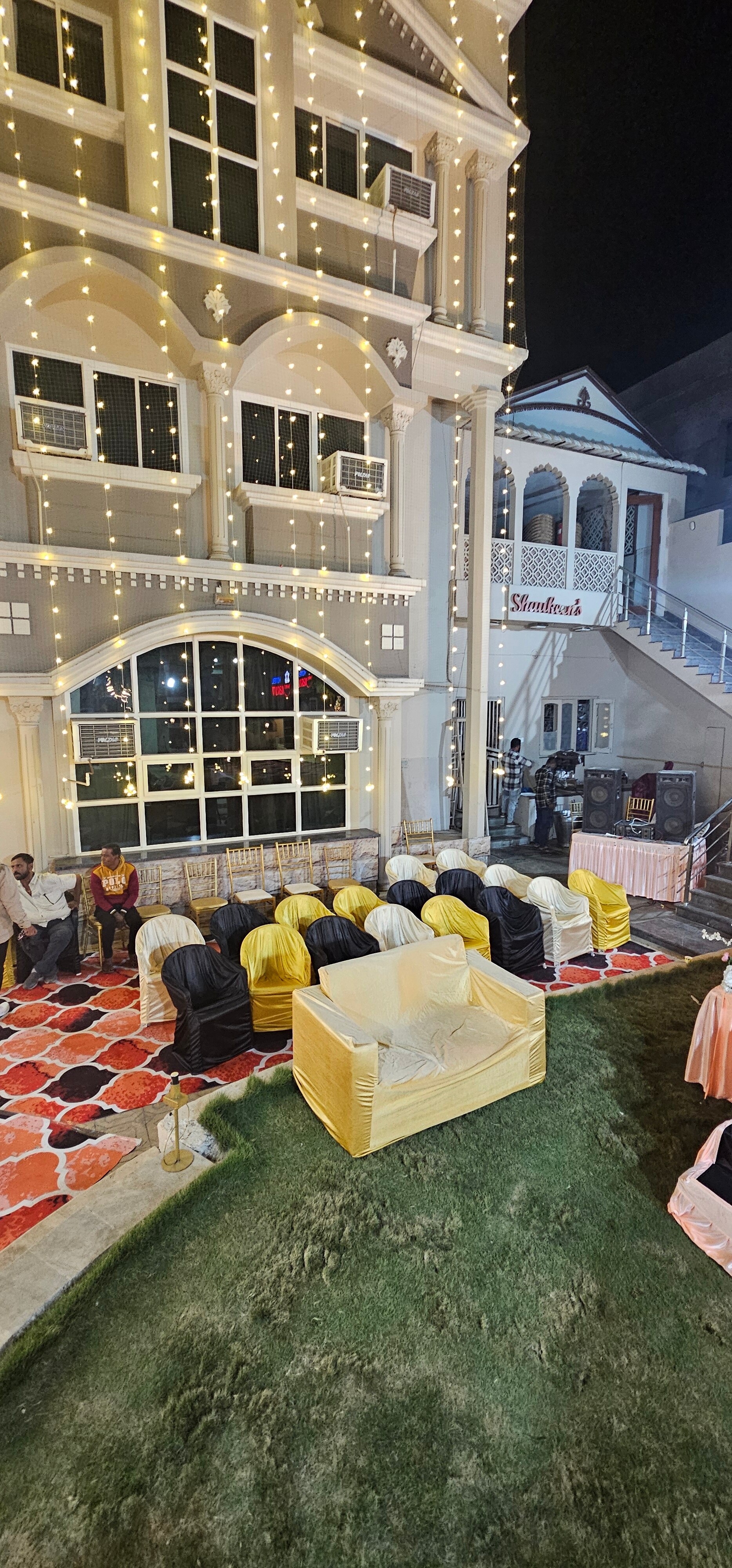 Hotel Shree Maruti - Tap to explore photos