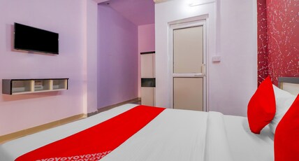 Hotel O Primrose Hotel's Near Noida Sector 76 Metro Station Room Type - Classic