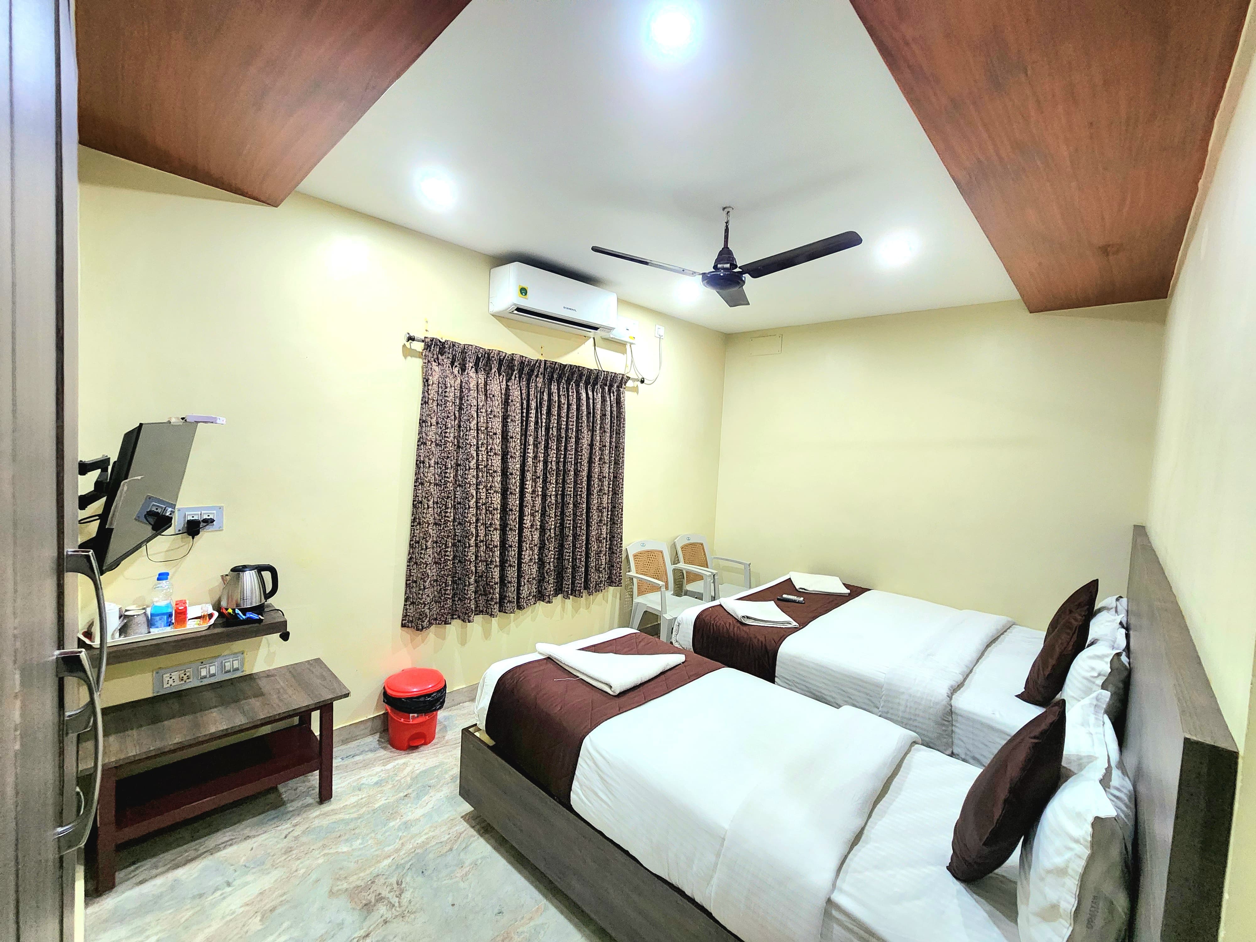 Hotel Udhayam - Tap to explore photos