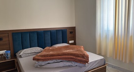 Vijaya Inn Close to Bus Stand Room Type - Deluxe Double Bed