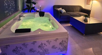 Jaccuzi Haven 1bhk apartment Room Type - Jaccuzi Haven 1bhk apartment