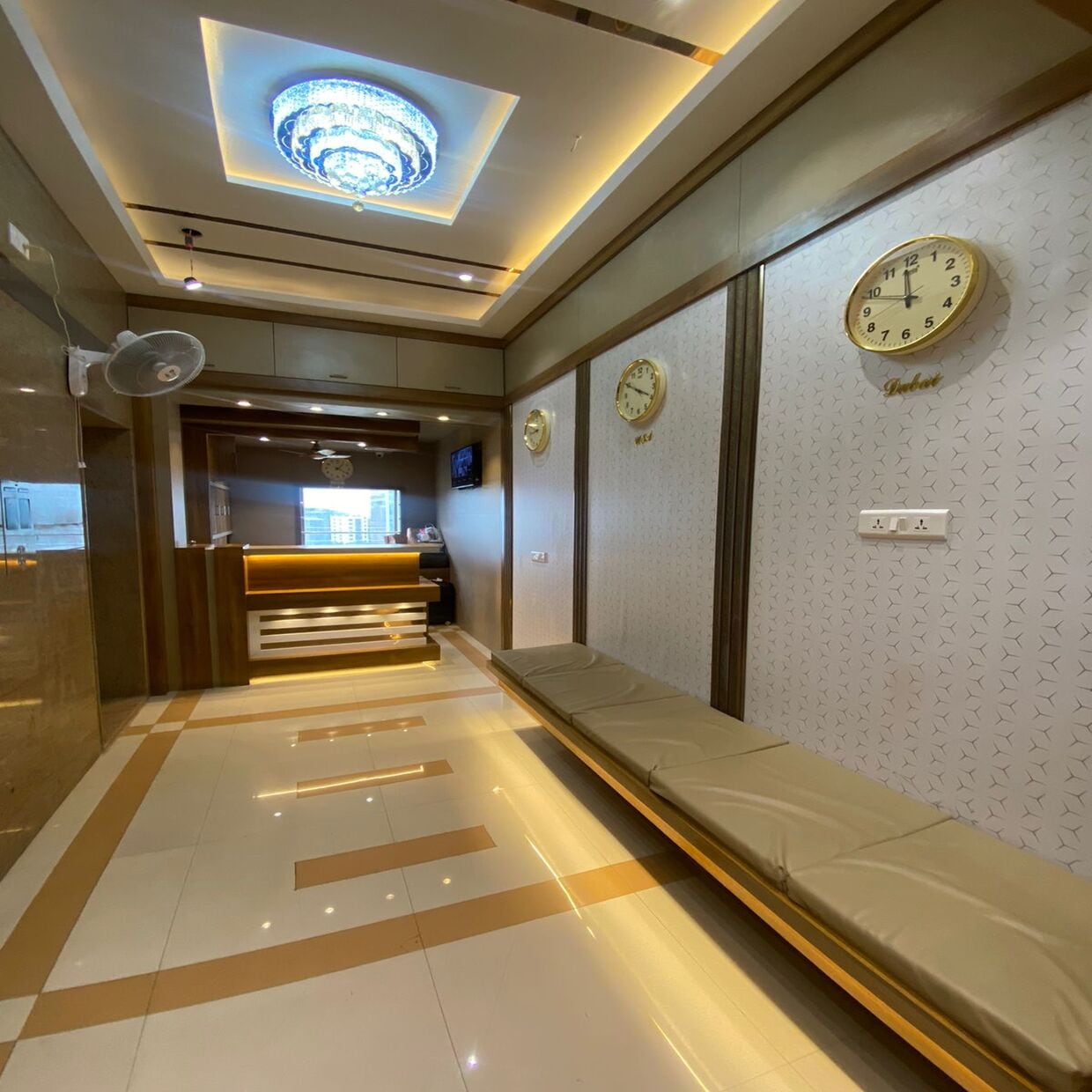 Hotel BKC Crown - Near Trade Centre, Visa Consulate - Tap to explore photos