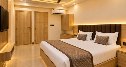 Hotel Akrati Inn Near Prem Mandir Room Type - Super Deluxe Room