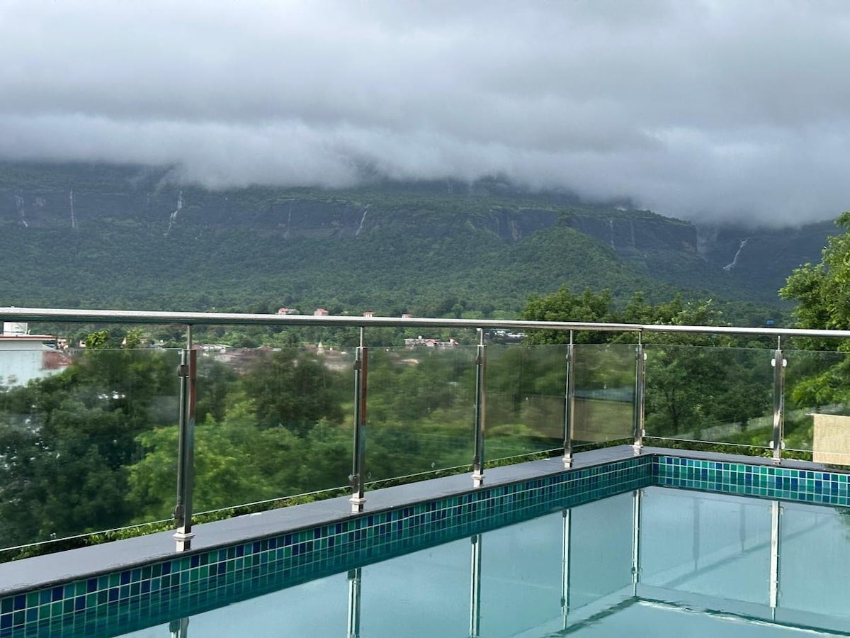 Ultra Luxury 6 BHK Villa - Tap to explore photos