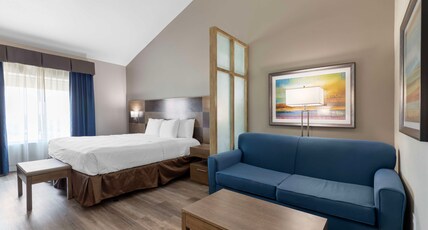 Best Western Plus Downtown North Room Type - Accessible - Suite King Bed, Mobility Accessible, Communication Assistance, Bathtub, Non-Smoking, Fu Best Western Plus Downtown North Room Type - Accessible - Suite King Bed, Mobility Accessible, Communication Assistance, Bathtub, Non-Smoking, Fu