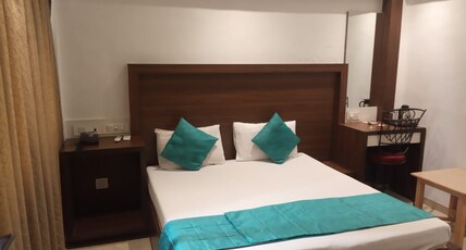 Hotel Karan Palace Room Type - DELUX ROOM