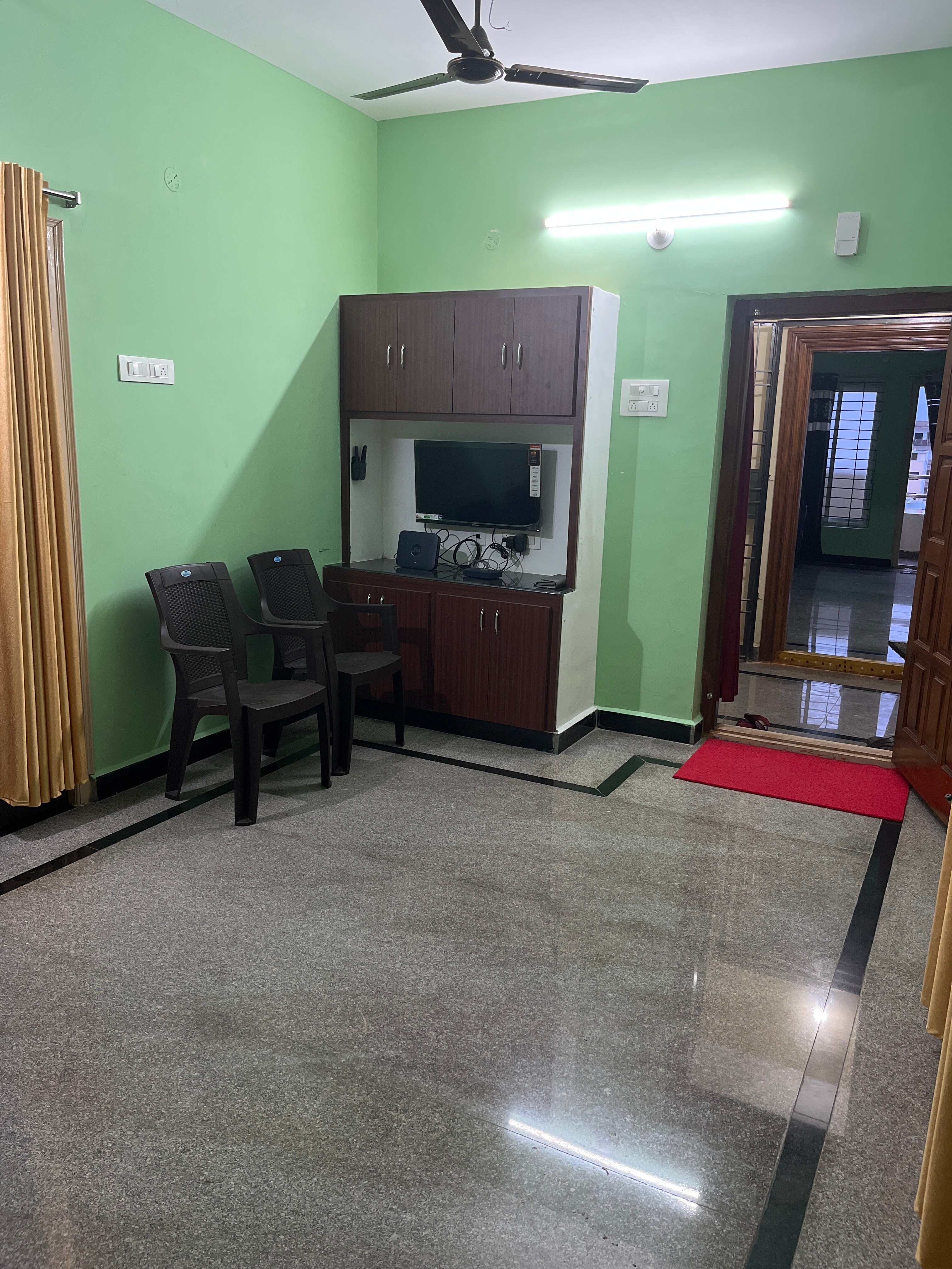 Aditya Home Stay 402 (an abode of hospitality) - Tap to explore photos