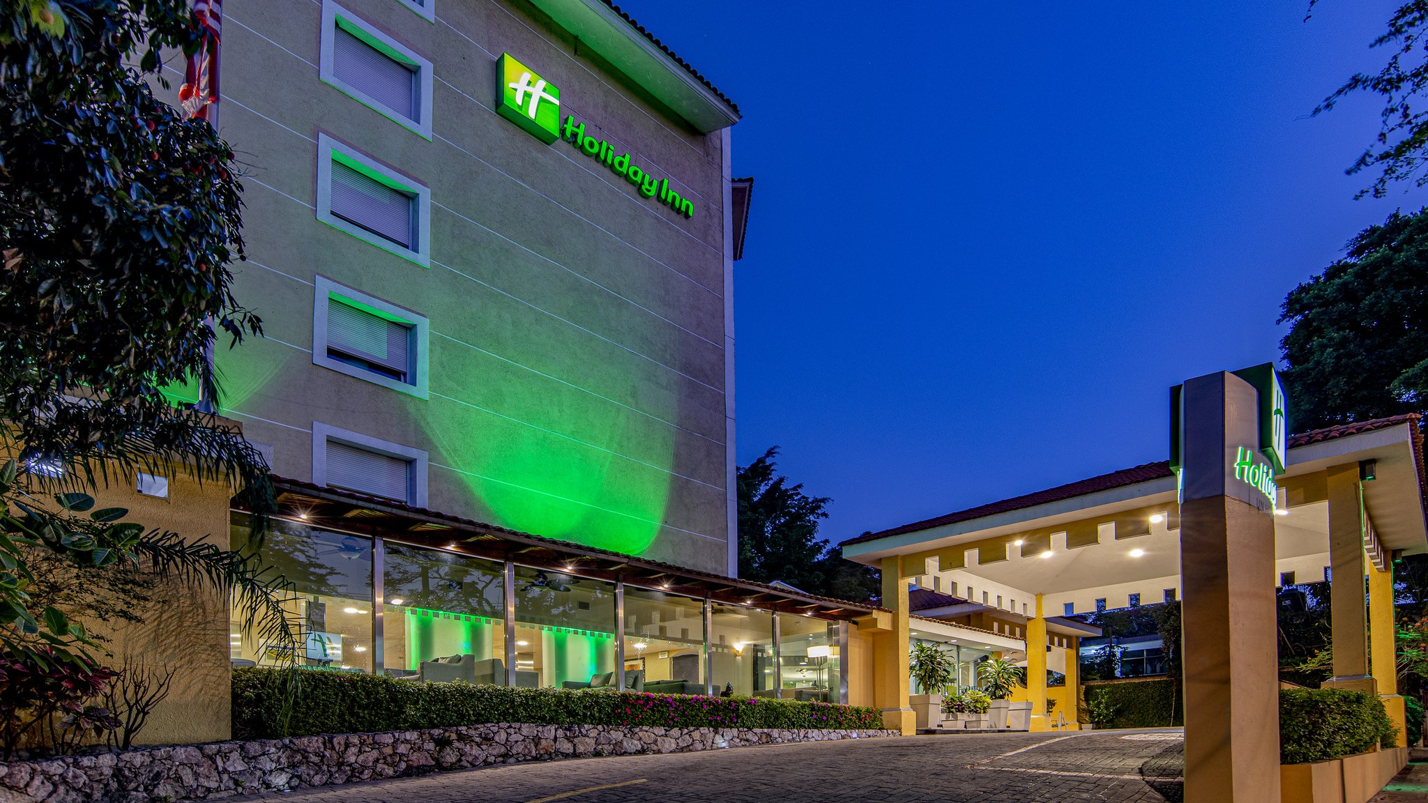 Holiday Inn CUERNAVACA - Tap to explore photos