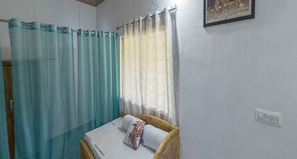 Tulip Garden and Resort Room Type - Deluxe Room