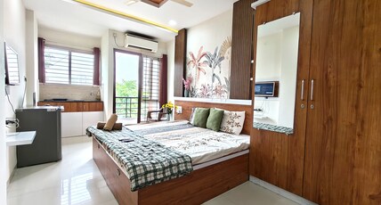 Aman Greens | Park Facing | Mahalaxmi Nagar | Near Bombay Hospital Room Type - Entire Studio Flat | 201 | AC | Wifi | Balcony | TV