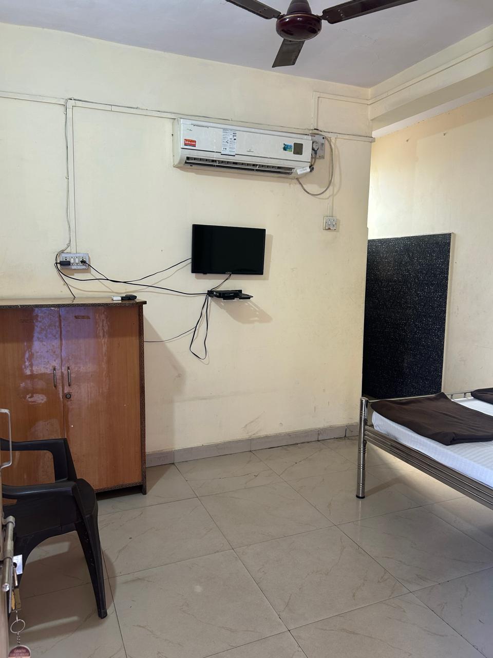 gayatri guest house - Tap to explore photos