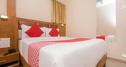 Hotel Volga Colaba Room Type - Deluxe Triple Room - Colaba Causeway
