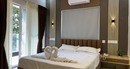 IAN Hotels Room Type - Balcony Room