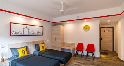 The Hosteller Bam Rishikesh Room Type - Premium Twin Room with Balcony and Valley View