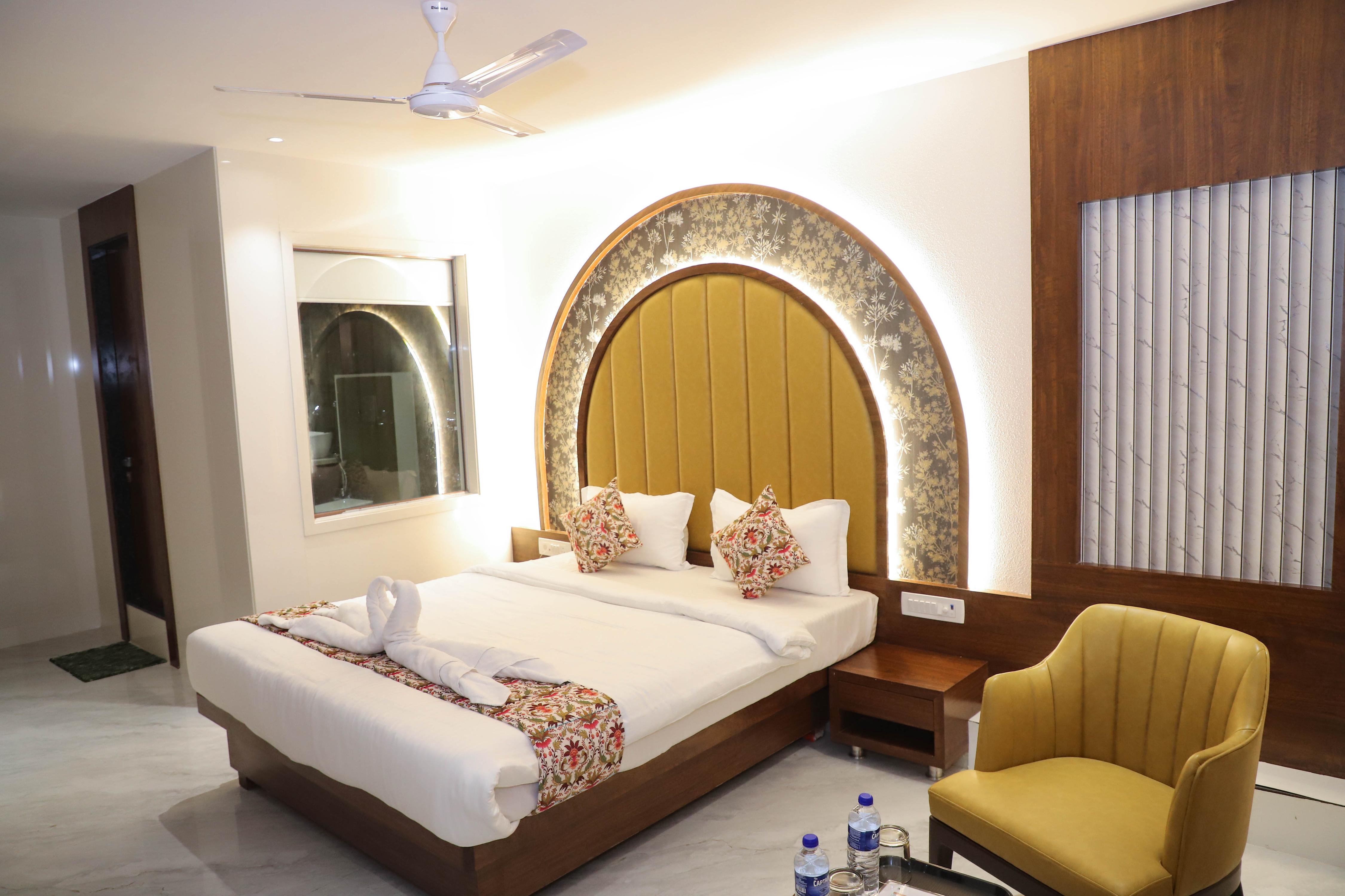 Hotel Atithi Royal Inn - Tap to explore photos