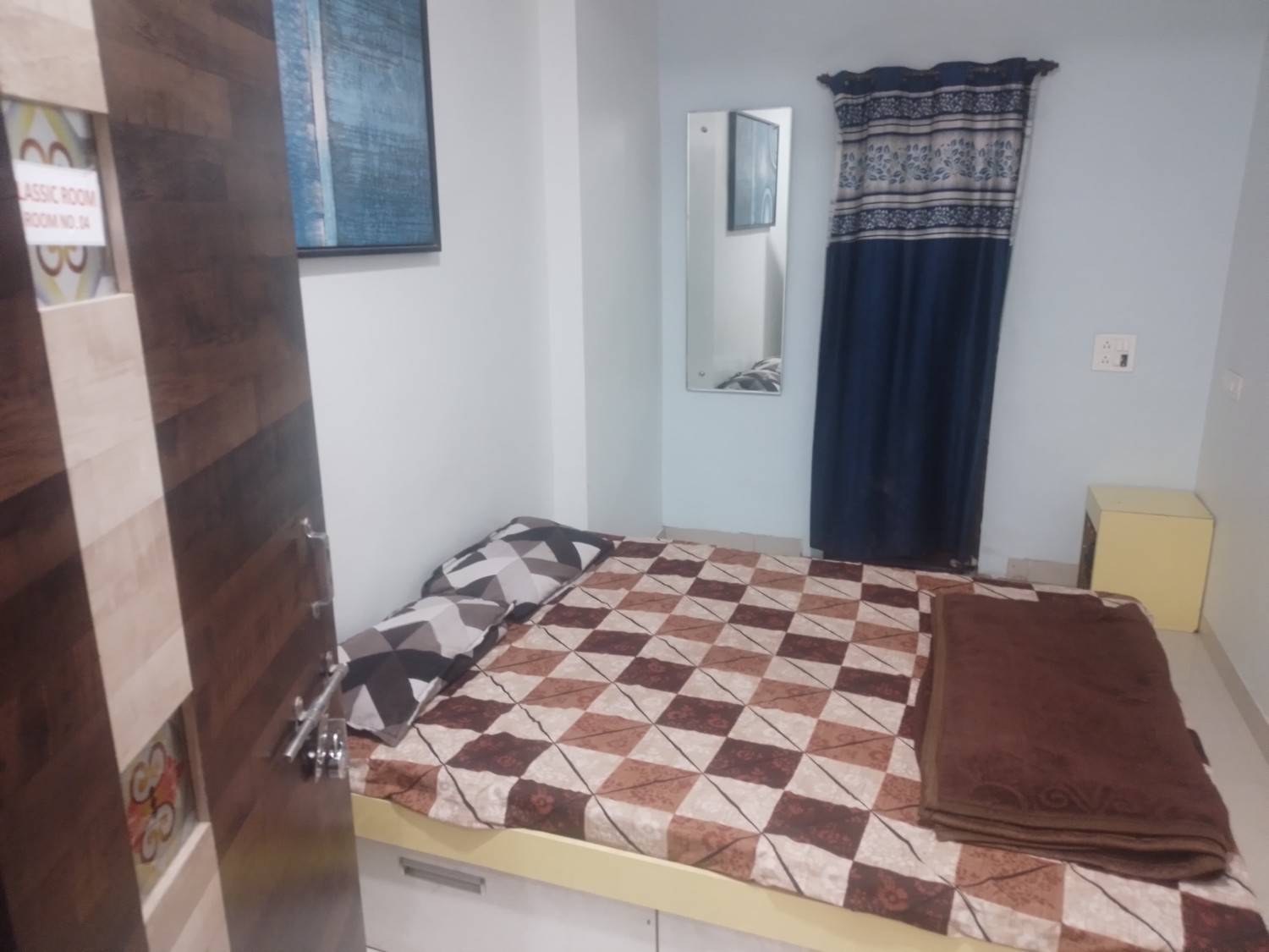 New Balaji Guest House - Tap to explore photos