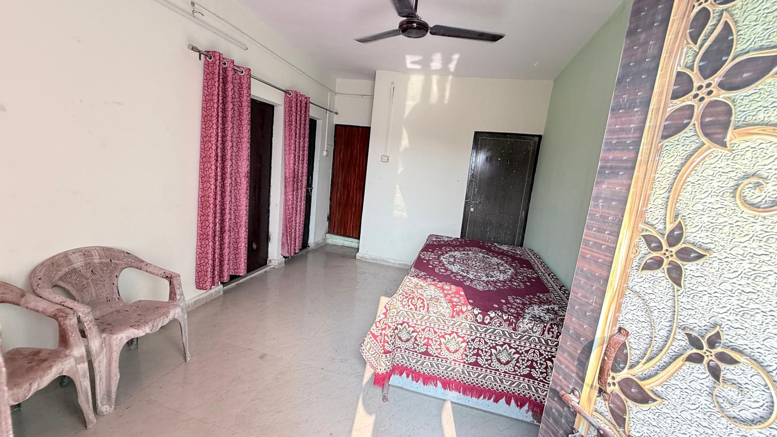 AAA Family Guest House - Tap to explore photos