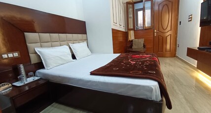 Sardar  House Room Type - Double Bed super Deluxe