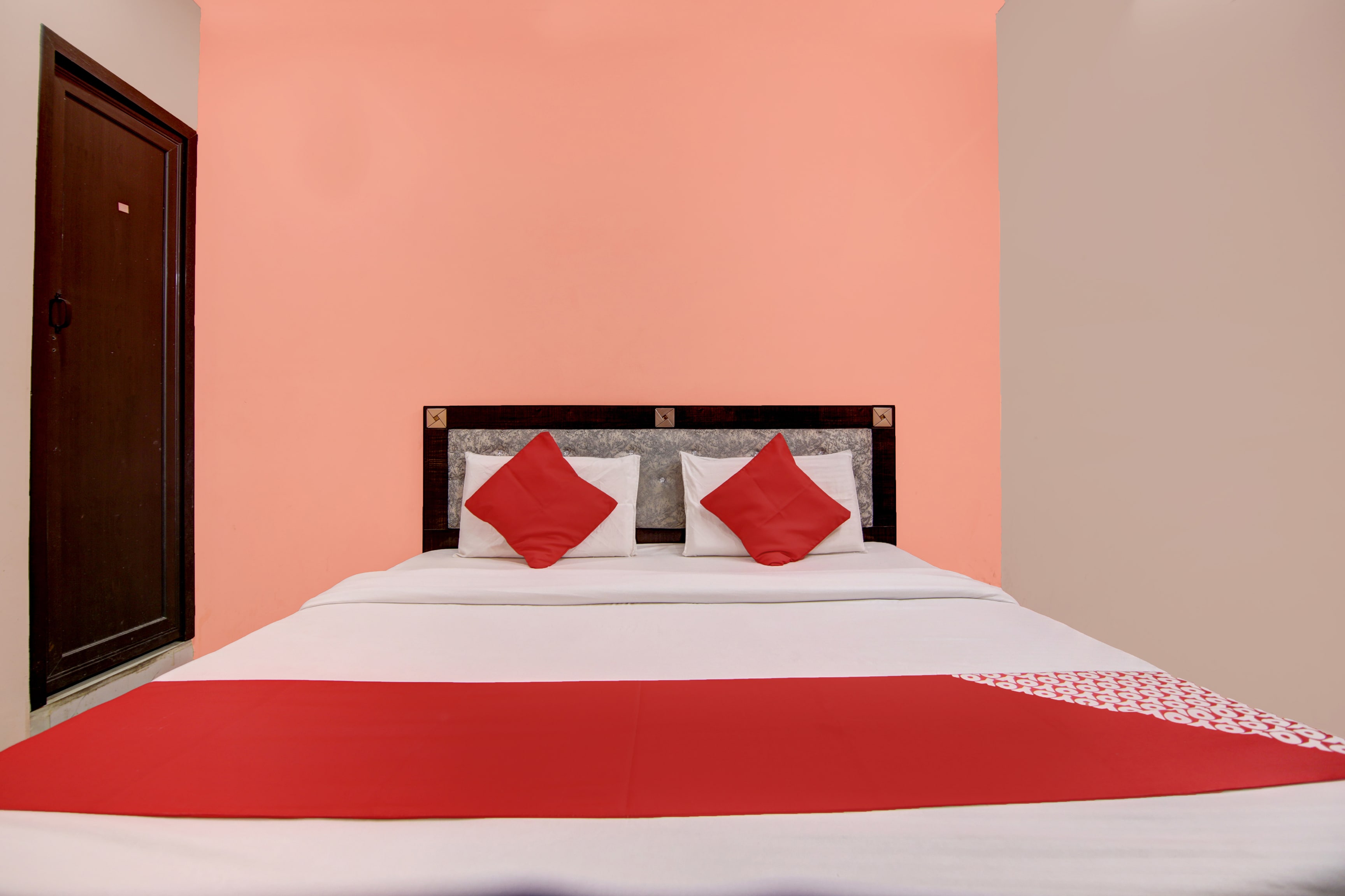 Super Hotel O Super Siddhartha Guest House - Tap to explore photos