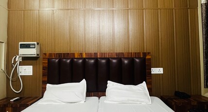 Hotel Gumber Room Type - Deluxe Ac Room