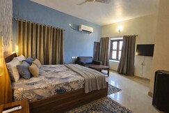 Entire Studio Apartments by LovingLuving | 10Mins Walk To CARE Hospital