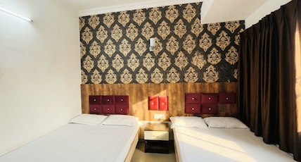 R L Palace Room Type - Deluxe Double Room