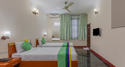 Treebo Akshaya Residency Room Type - Deluxe Family Room