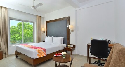 Ginger Bhavnagar Room Type - Luxe King Room