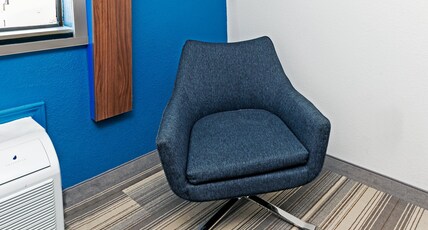 Holiday Inn Express Hotel and Suites Del Rio Room Type - 2 Queen Standard Mobility Accessible Tub