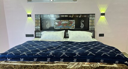 Srishti Homestay Room Type - Family Room with Mountain View