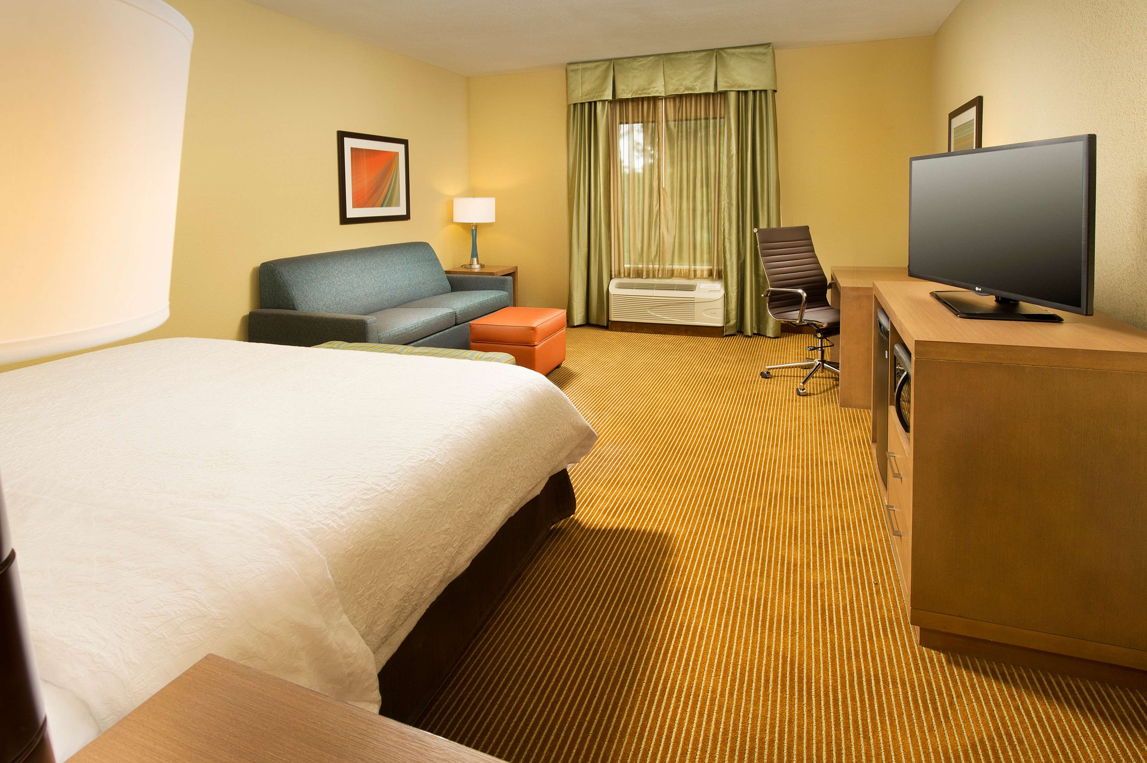Hampton Inn by Hilton LAKE CHARLES - Tap to explore photos