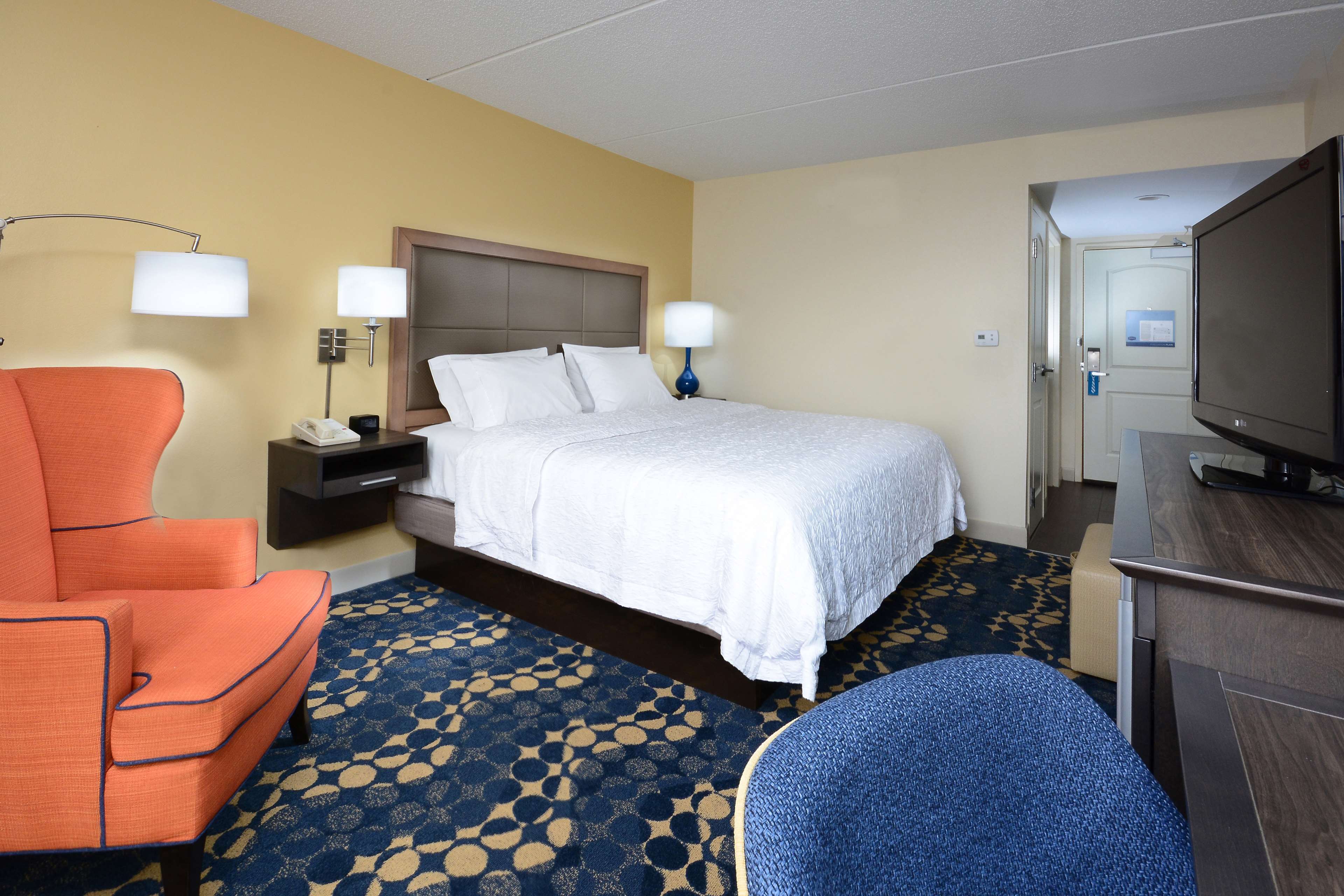 Hampton Inn by Hilton Roxboro - Tap to explore photos