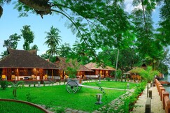 Alaya Stays Palm Dale | Serene Heritage Retreat by the Backwaters with Garden & Restaurant