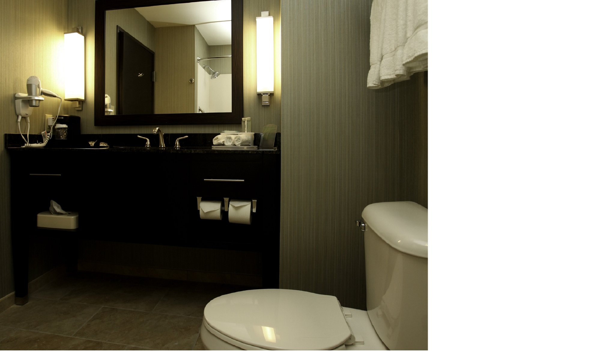Holiday Inn Express & Suites MARION - Tap to explore photos