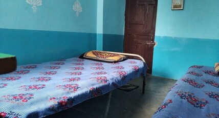 Krisarnit (KSN) Paying Guest House Room Type - Twin Bed or Double Bed with Shared External Bathroom