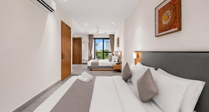 Hotel Himalayan with Ganga View Rooms - 2 minutes walk to Ganga Ghat Room Type - Family room with mountain view Hotel Himalayan with Ganga View Rooms - 2 minutes walk to Ganga Ghat Room Type - Family room with mountain view