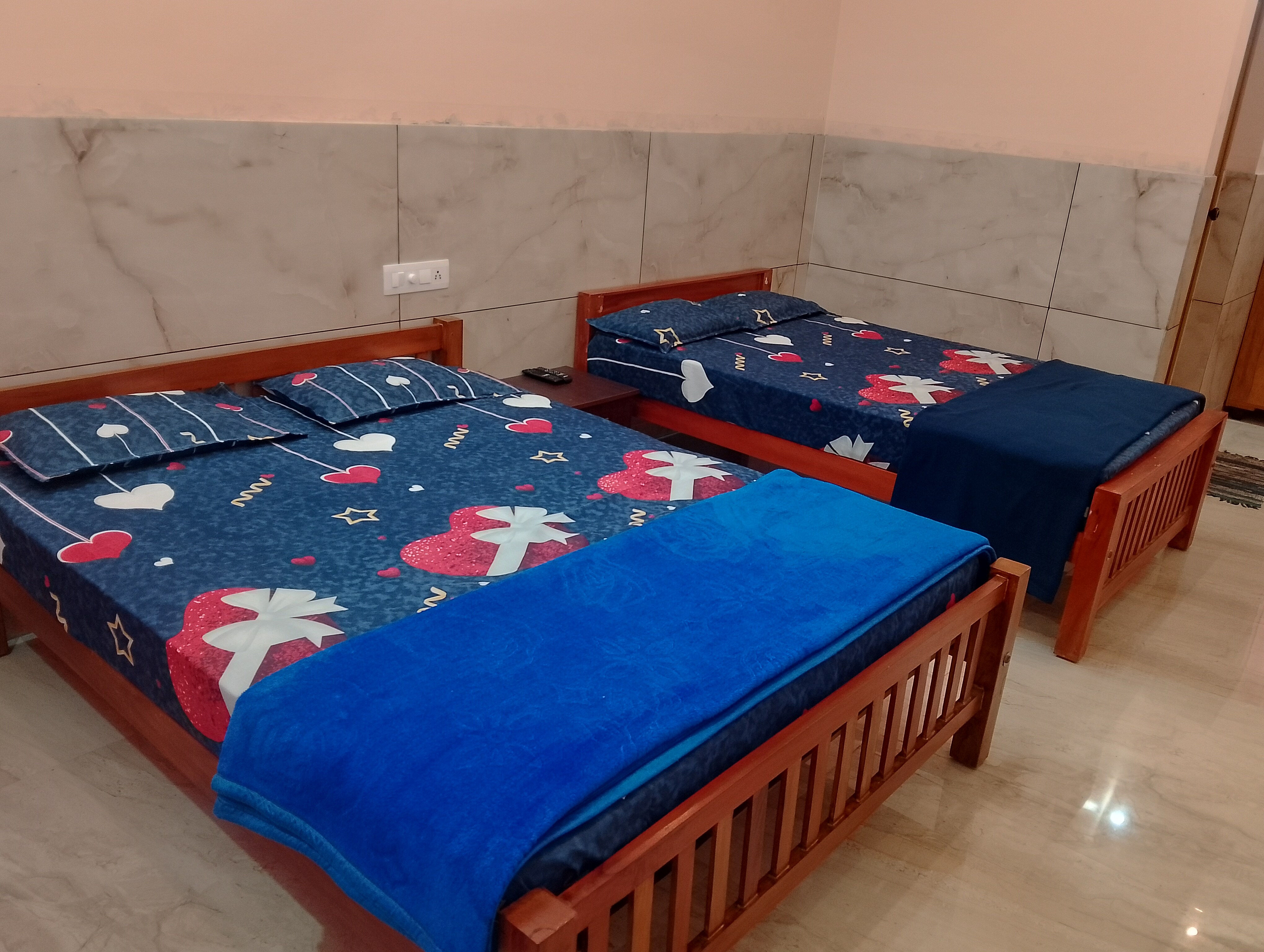 Ryan HomeStay - Tap to explore photos