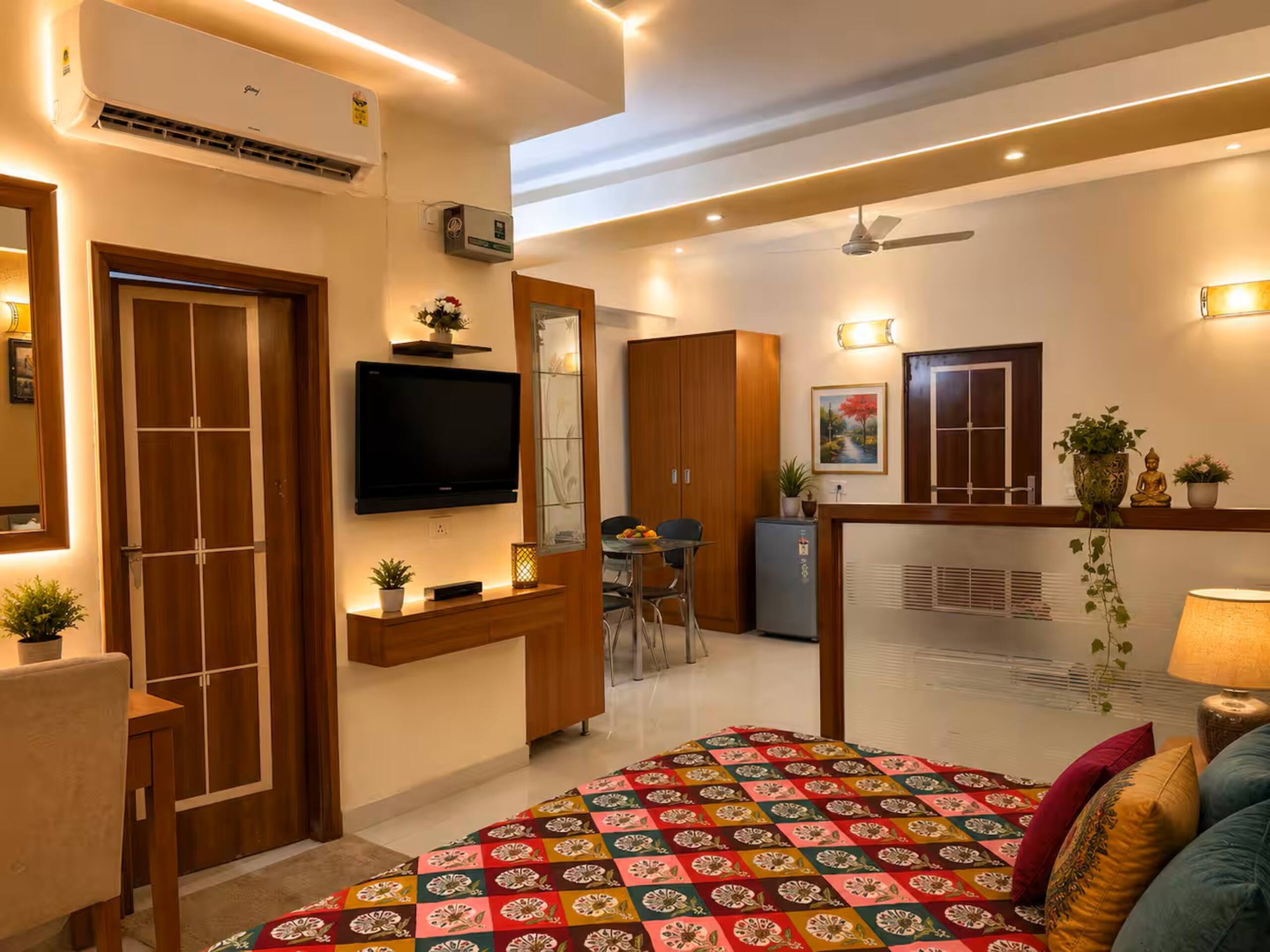 Soham Divine Stays Luxury 1BHK Vrindavan - Tap to explore photos