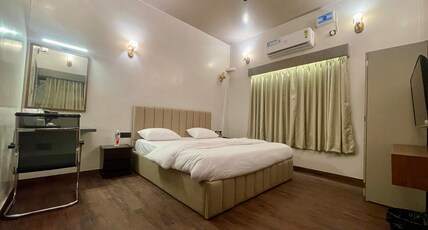 Charan Niwas Room Type - King Room with Garden View