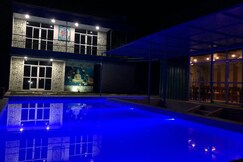 Bagan Vibes Farm Stay and Pool Side Cafe