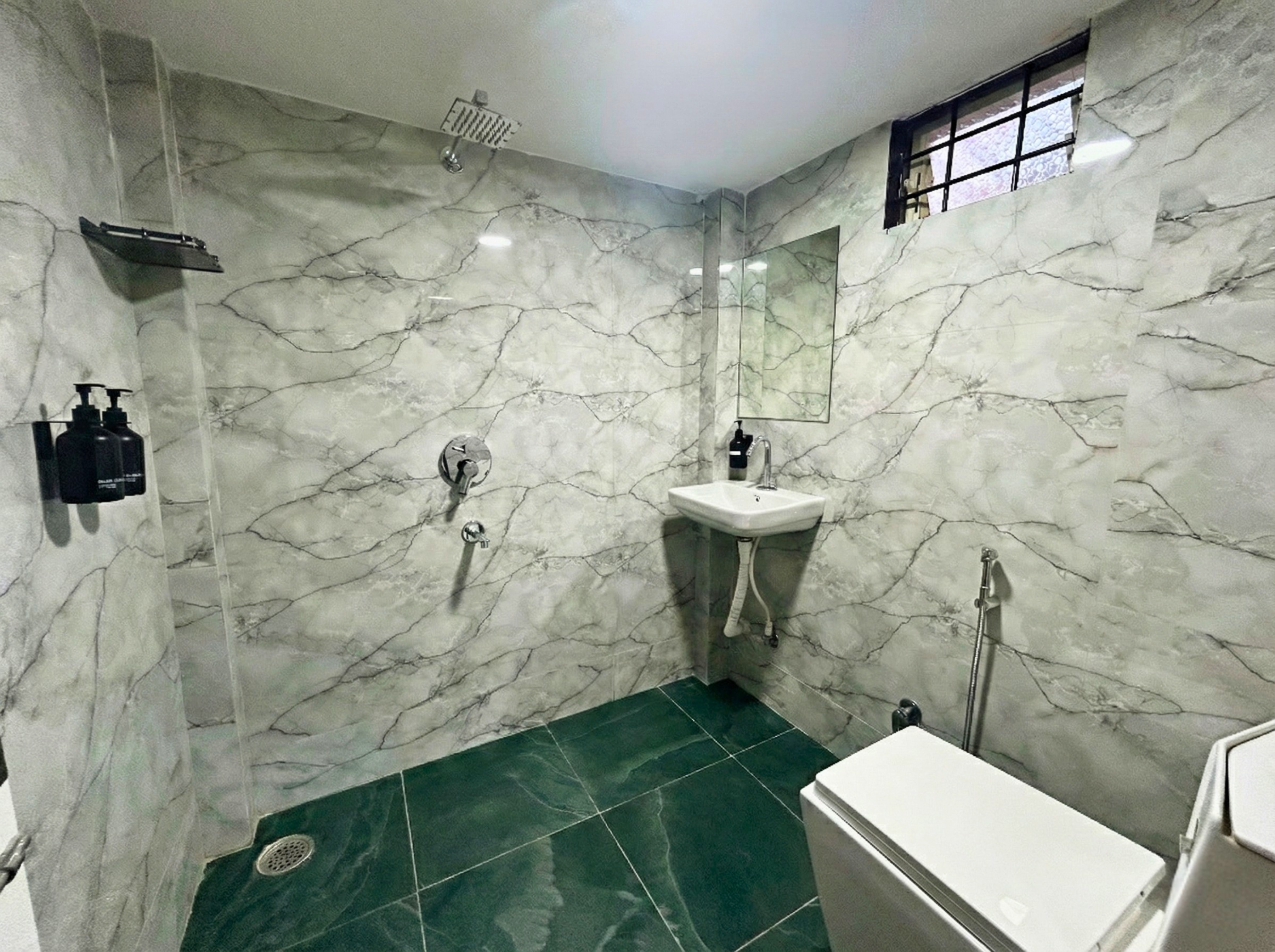 Fateh Villa Comfy Homestay - Tap to explore photos