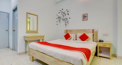 HOTEL PARV - Near Jawahar Circle Room Type - Deluxe Room HOTEL PARV - Near Jawahar Circle Room Type - Deluxe Room