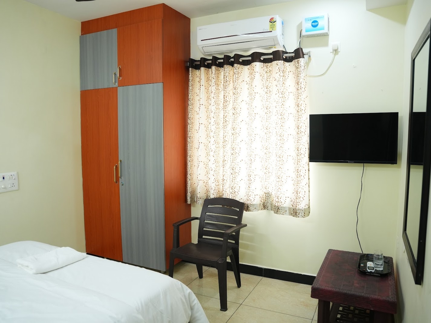 Hotel Brinda - Tap to explore photos